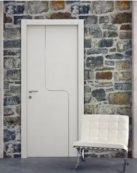 Porta interna di design moderno in finitura bianca opaca, ideale per valorizzare gli ambienti interni e l